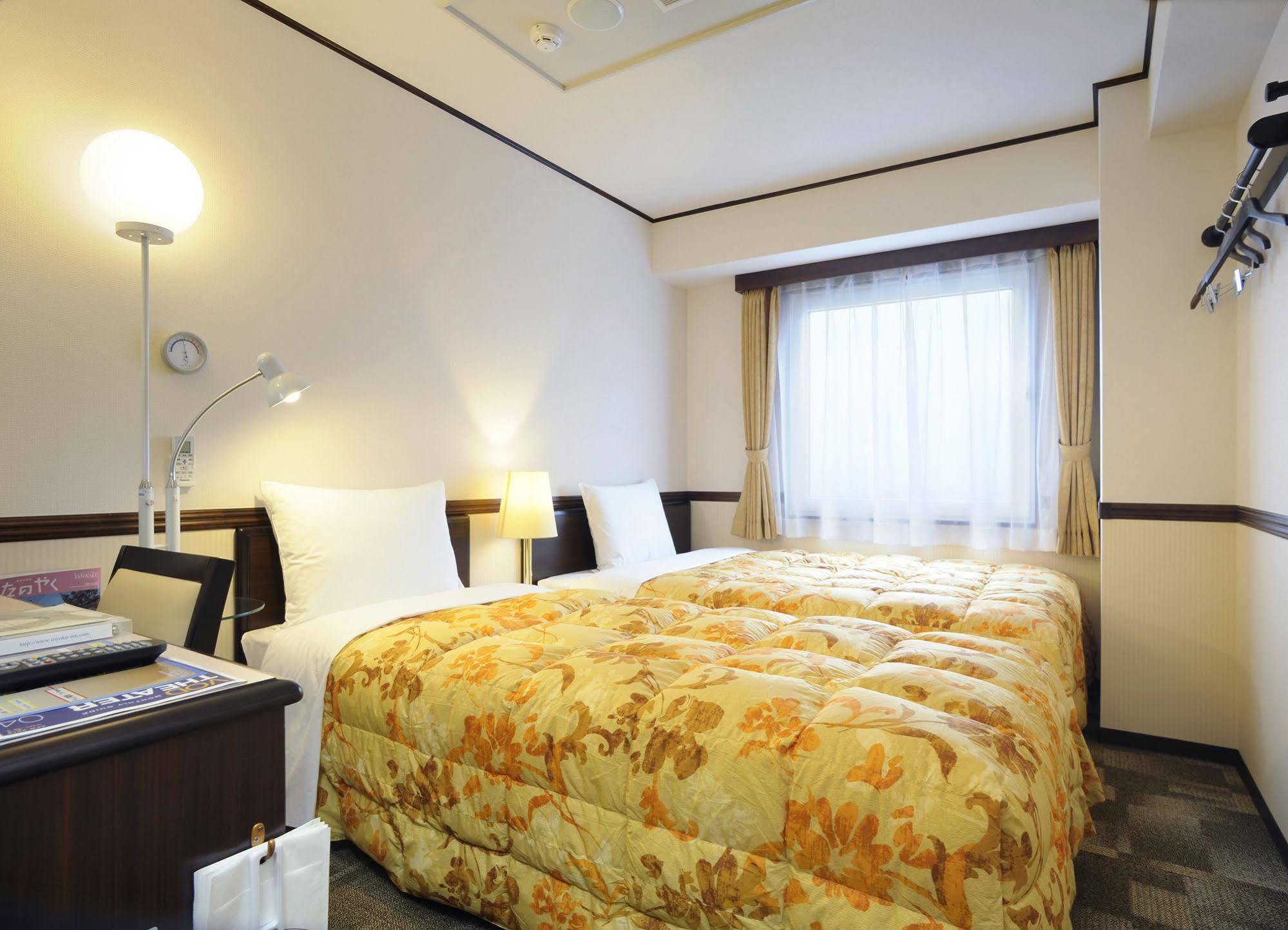 Toyoko Inn Okayama-Eki Nishiguchi Hiroba Exterior photo