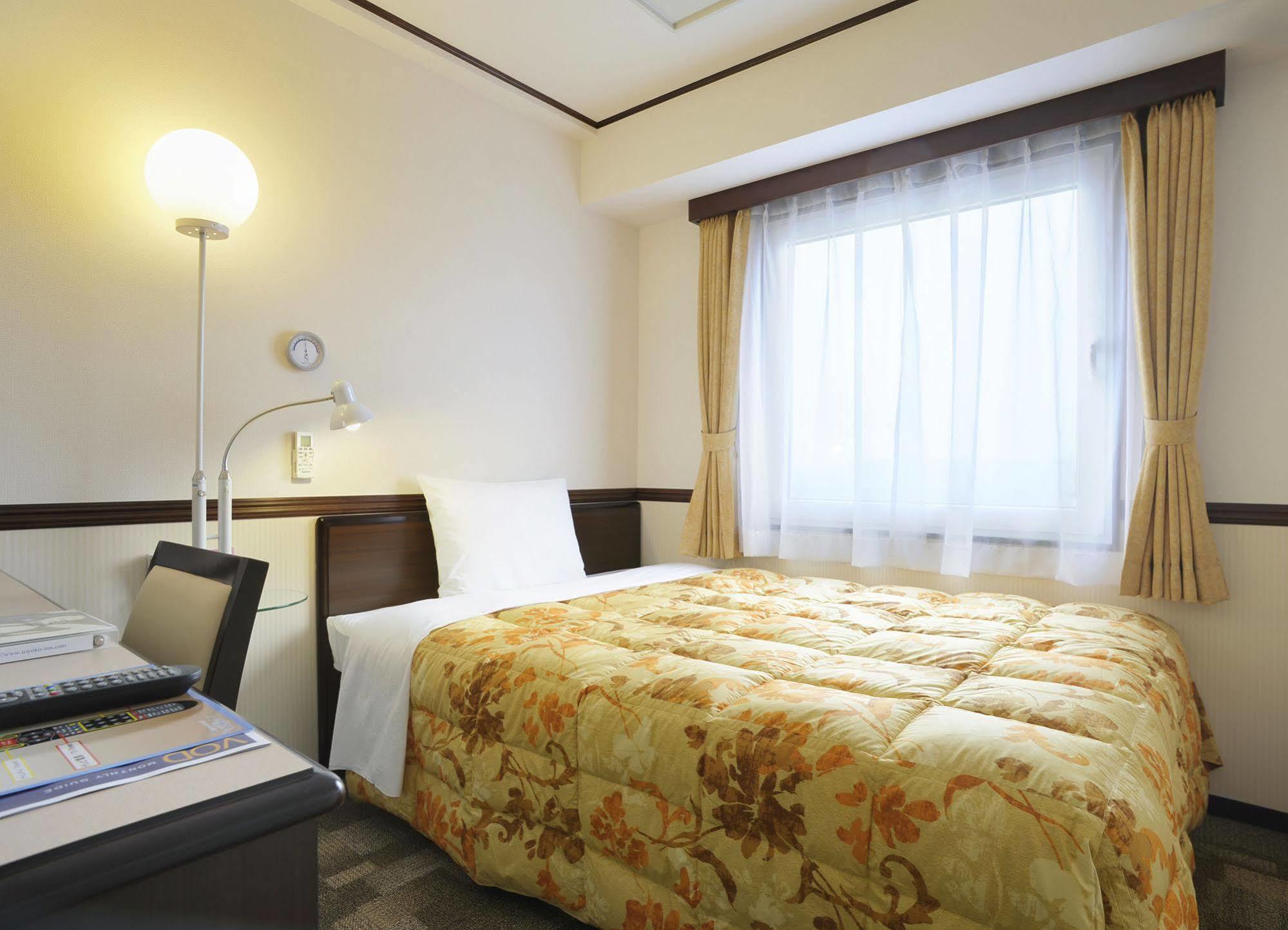Toyoko Inn Okayama-Eki Nishiguchi Hiroba Exterior photo