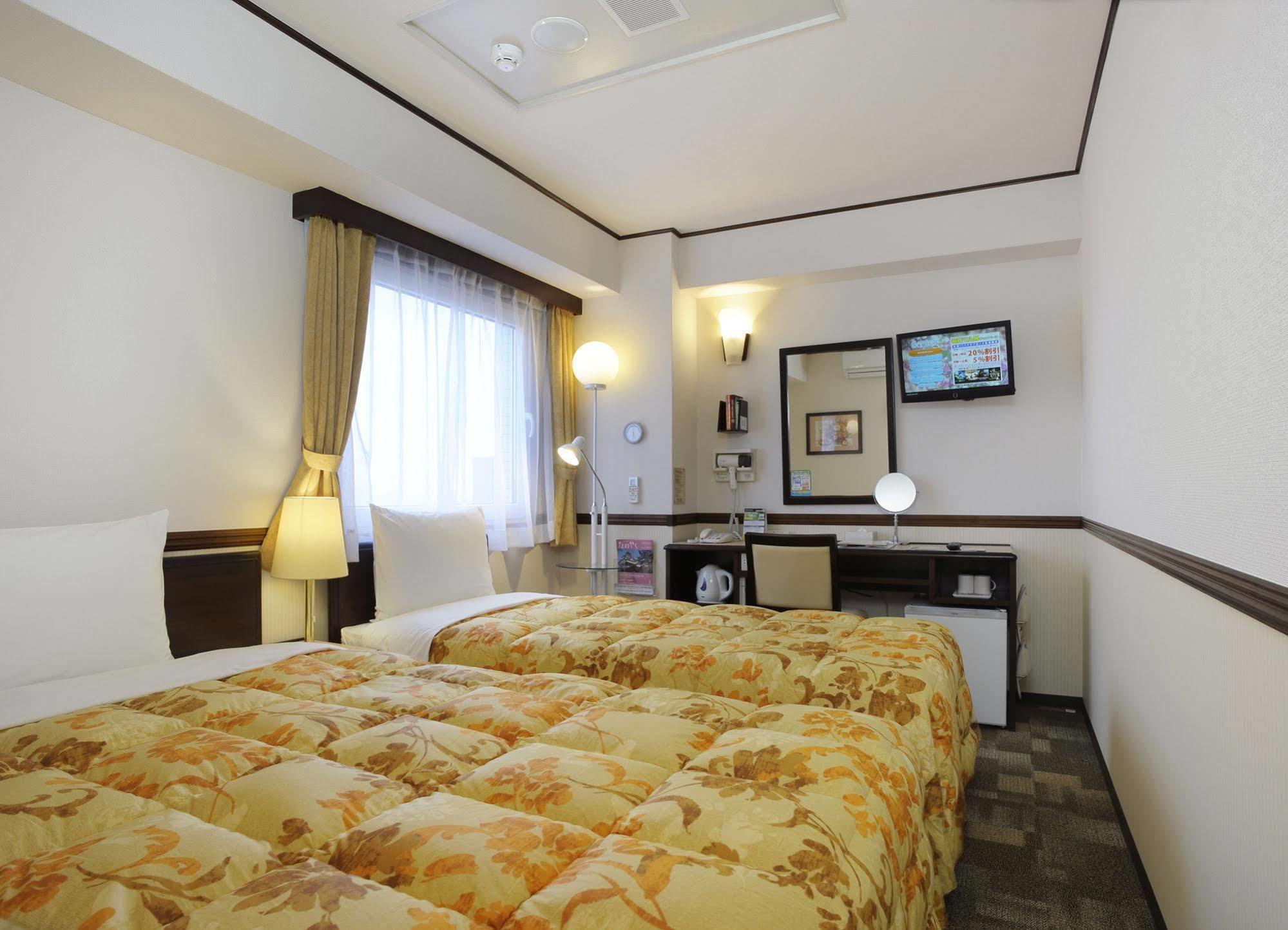 Toyoko Inn Okayama-Eki Nishiguchi Hiroba Exterior photo